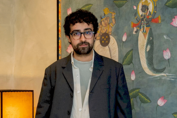 Дебют індійського дизайнера на Тижні моди в Парижі Дизайнер Kartik Kumra на показі мод