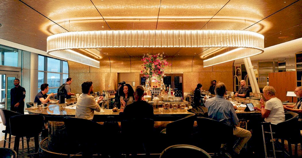 Елітне харчування в Delta One Lounge