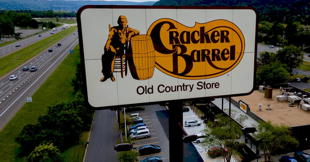 Логотип Cracker Barrel з класичним дизайном