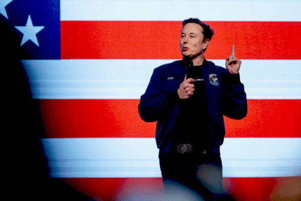 Зображення Ілона Маска з автомобілем Tesla