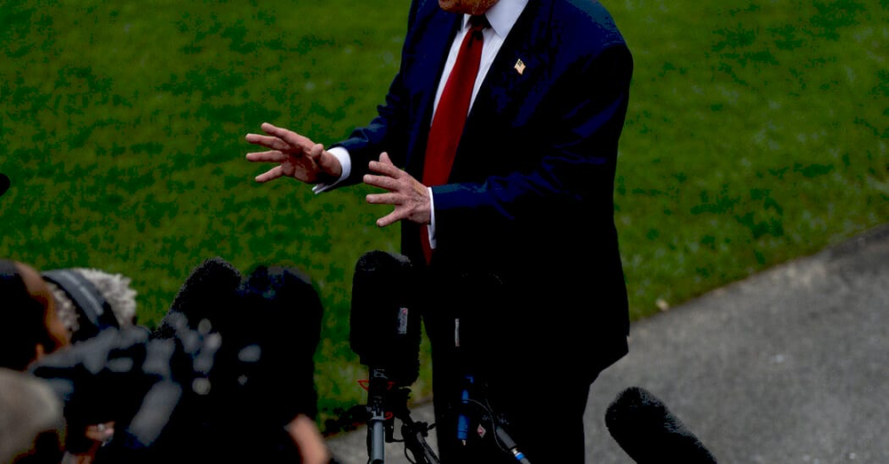Трамп обговорює дискримінацію банків
