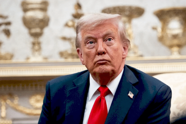 Трамп звільняє губернатора ФРС
