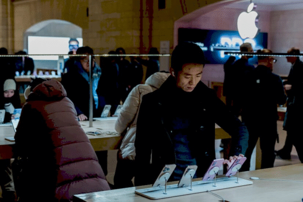 Продажі iPhone зросли на 8%