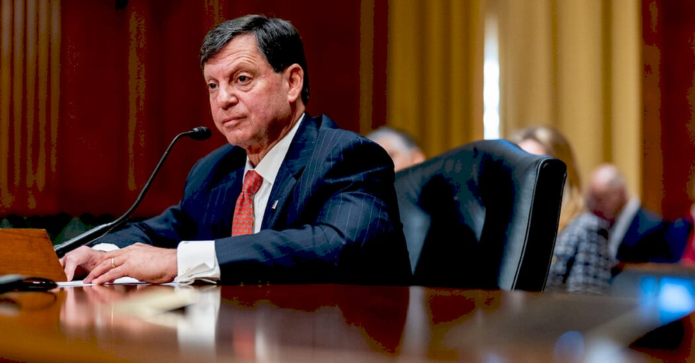 Франк Бізіньяно продає акції Fiserv