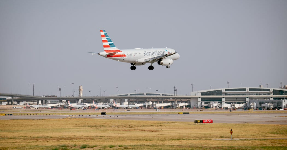 Літак American Airlines після приземлення