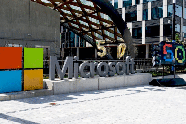 Зображення, що ілюструє інвестиції Microsoft в штучний інтелект