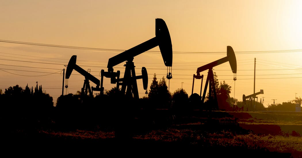 Ціни на нафту на фоні графіків