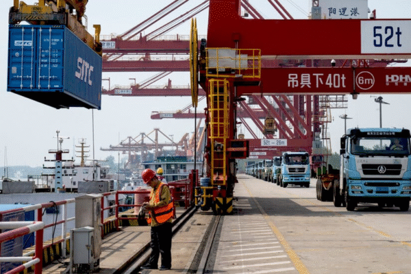 США і Китай досягли нової угоди: митні збори та технологічні обмеження Торговельна угода між США та Китаєм