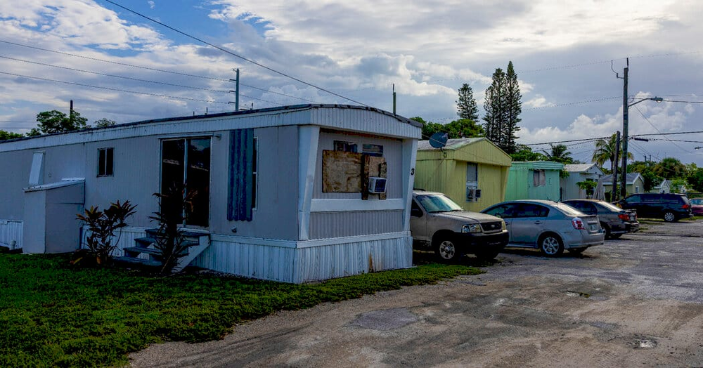 Білл Пулте під час слухань у Сенаті США