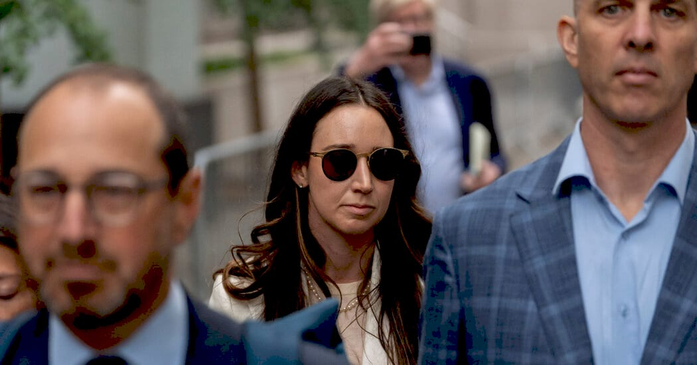 Чарлі Жавіс під час слухання