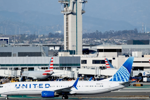 Скорочення рейсів у США