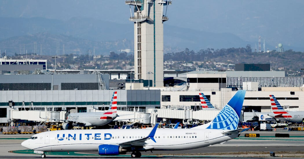 Скорочення рейсів у США