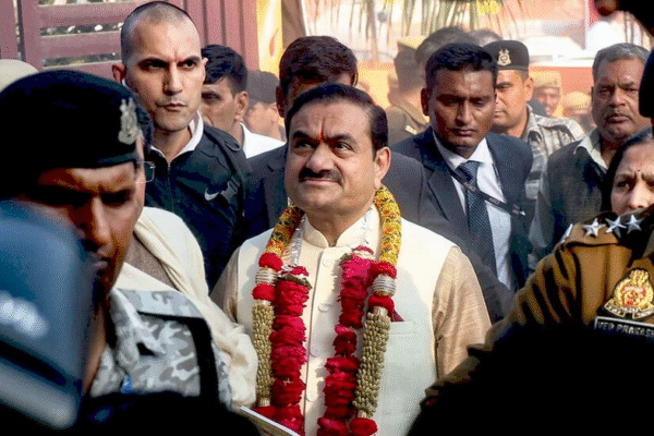 Гаутам Адані на фоні суду