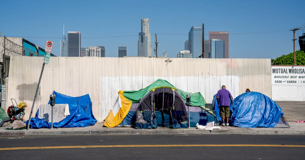 Зображення, що ілюструє скорочення фінансування програм для бездомних