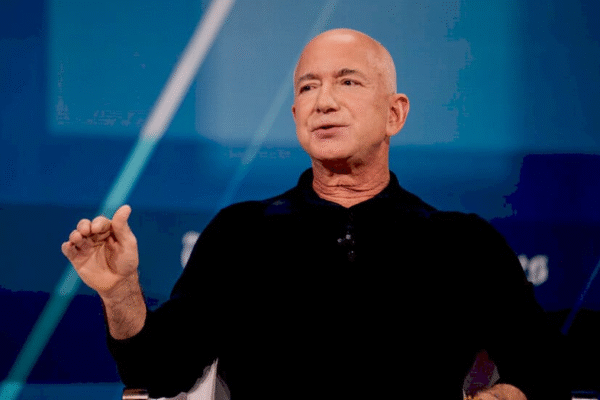 Джефф Безос у Project Prometheus