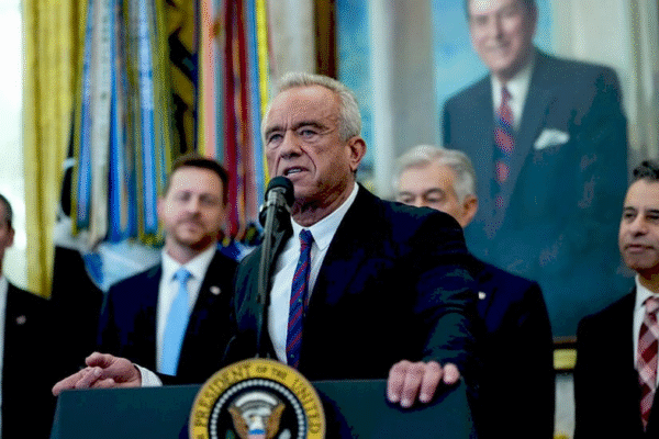 Роберт Ф. Кеннеді-молодший в Овальному кабінеті