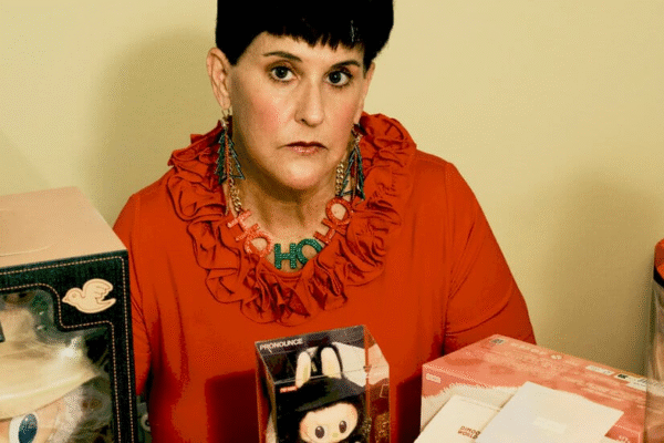 Крістон Конті та її борги через шопінг