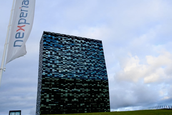 Чіпи Nexperia в процесі виробництва