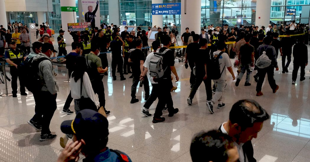 Південнокорейські працівники повертаються на завод у Джорджії