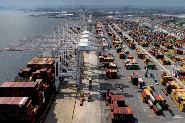 Трамп говорить про митні збори