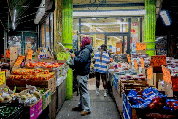 Зображення Трампа на фоні графіків цін