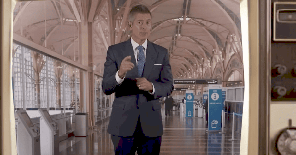 Люди в пристойному одязі під час подорожі