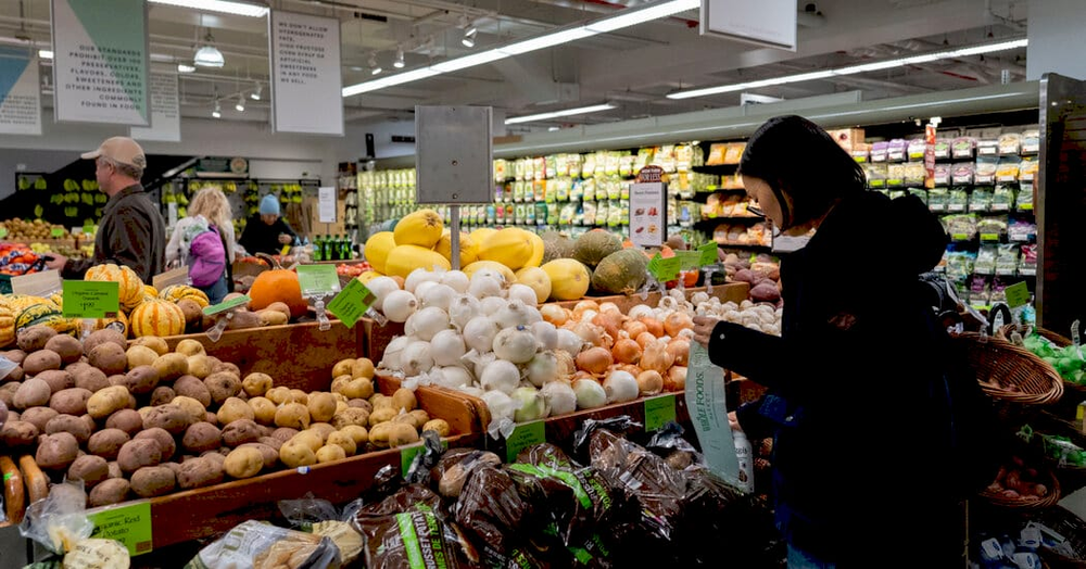 Трамп просить зупинити виплати продовольчих талонів