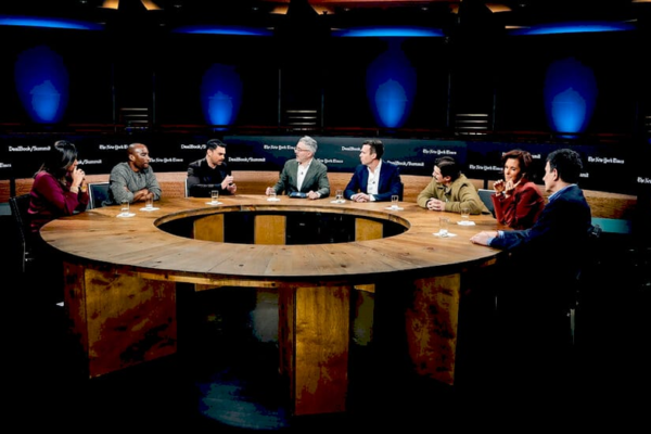 Довіртеся медіа: обговорення на DealBook