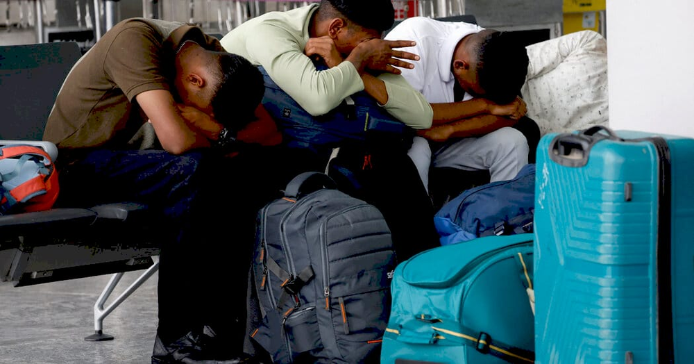 Пасажири IndiGo в аеропорту