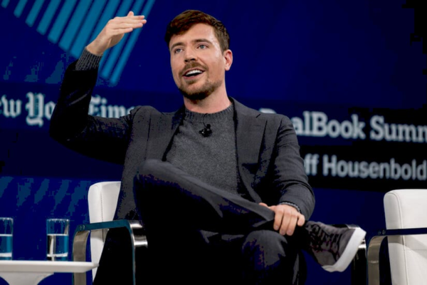 MrBeast на фоні своїх нових бізнес-ініціатив