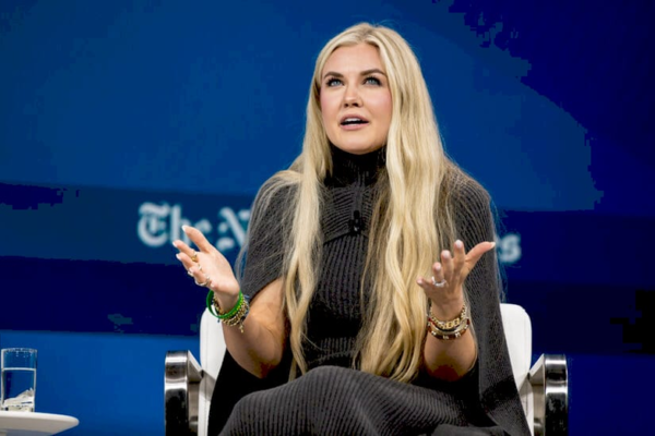 Обговорення економічних тем на саміті DealBook