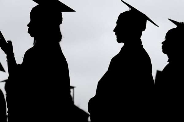 Утримання заробітної плати для студентських боржників