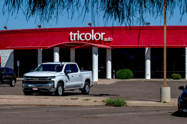 Зображення Tricolor Auto та шахрайства