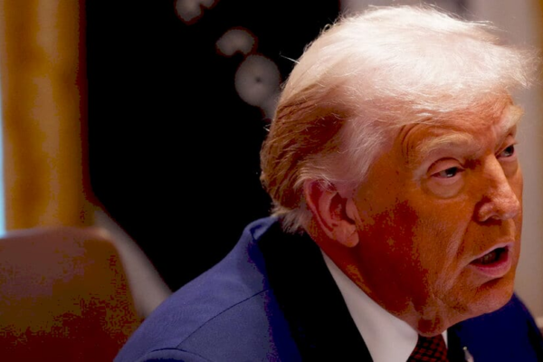 Президент Трамп оголошує про тарифи та допомогу фермерам